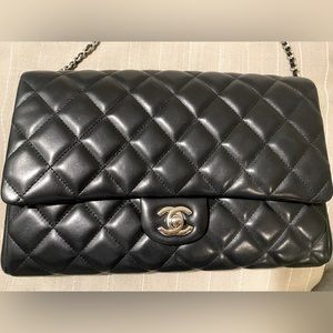 AUTHENTIC CHANEL CLUTCH WITH CHAIN- LAMBSKIN